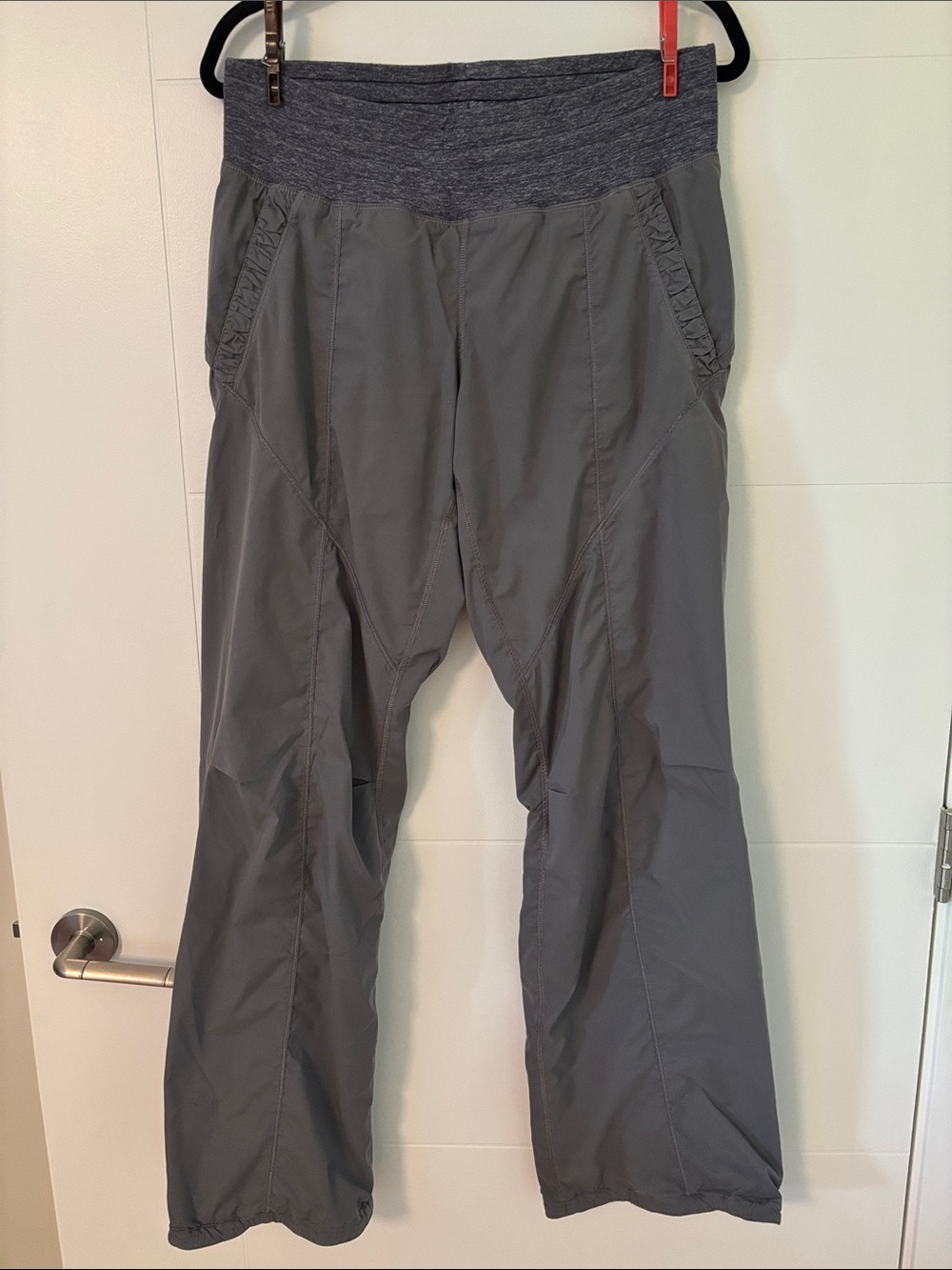 Women’s Lululemon Gray Stretch Performance Pants